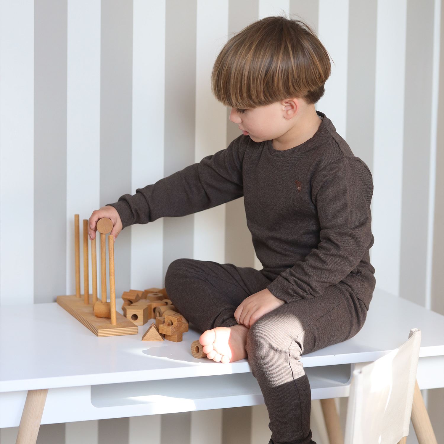 - Dark brown melange