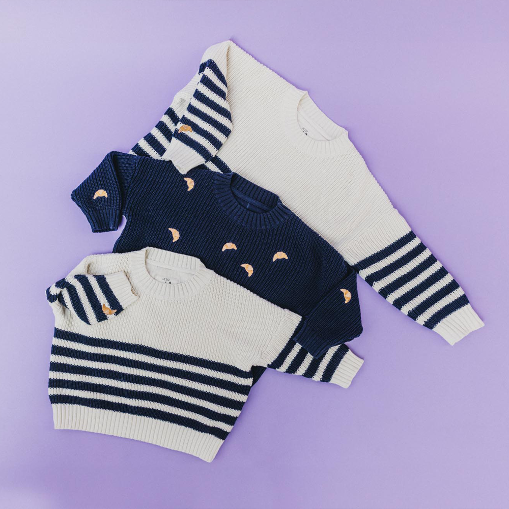 VACVAC studio JESSI X VACVAC knit 2.0 KIDS Striktrøje Just navy w. croissants