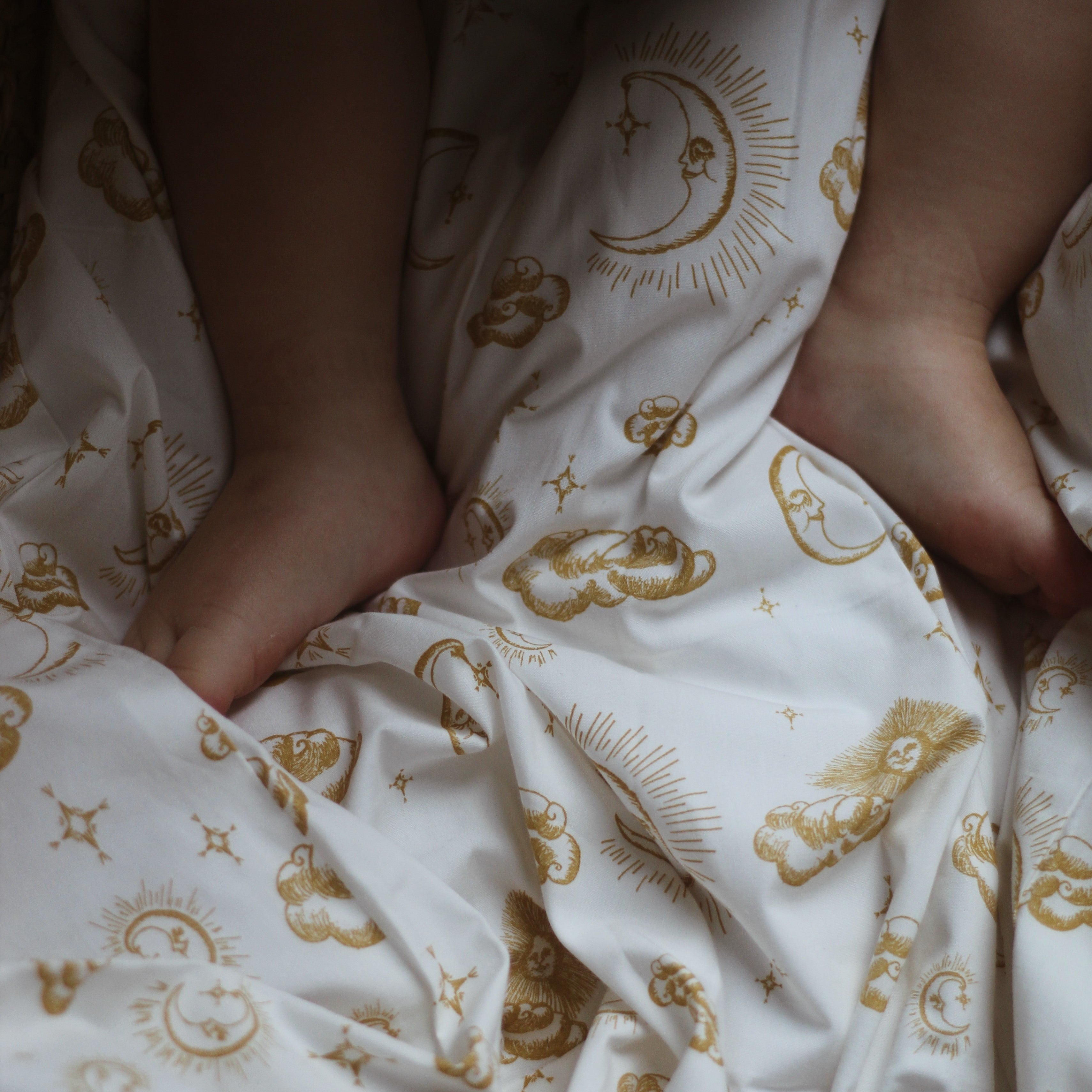 VACVAC studio Sur La Lune bedding, adult Sengetøj baby Sur La Lune Mustard Gold AOP
