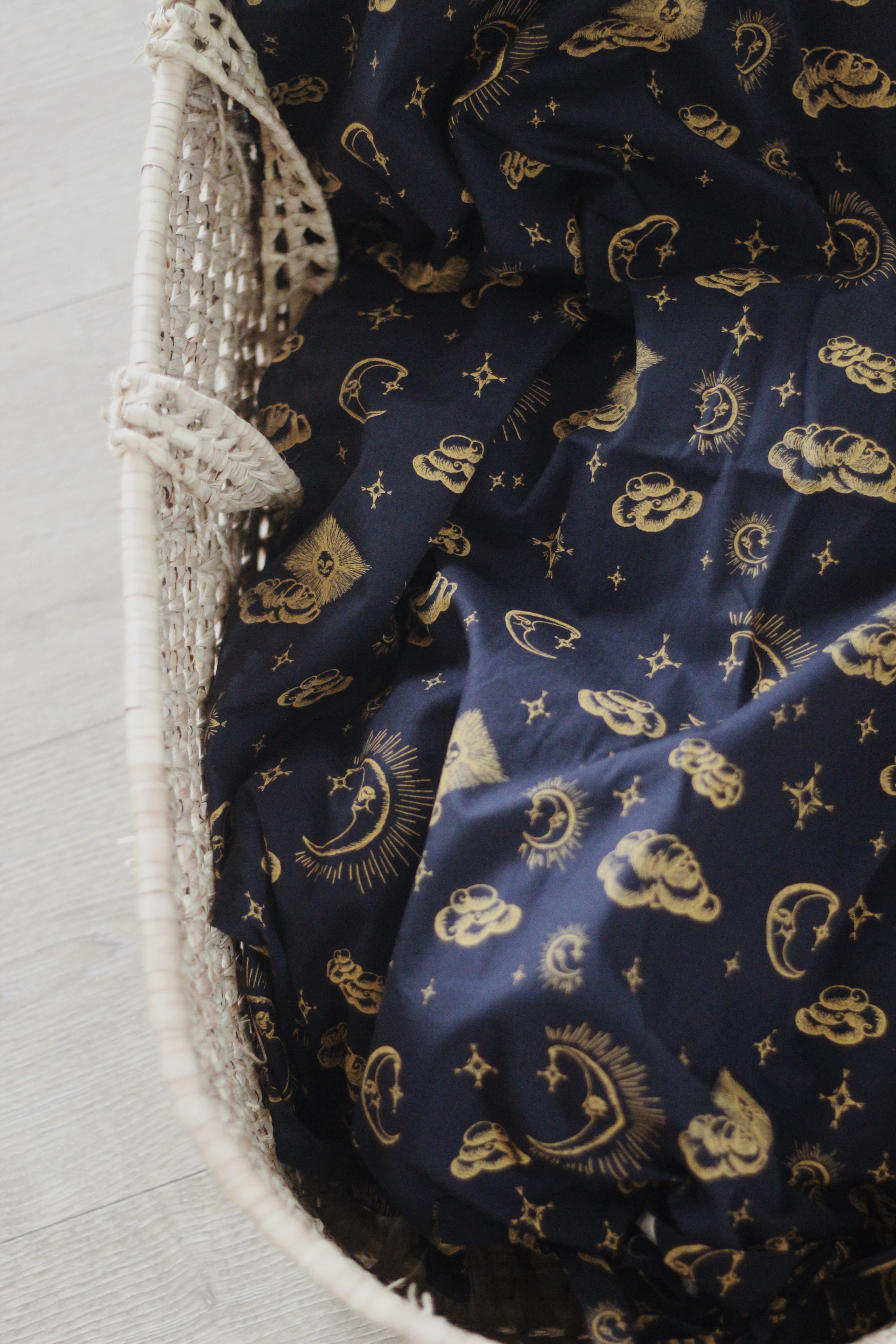 VACVAC studio Sur La Lune bedding, junior Sengetøj baby Sur La Lune Navy AOP